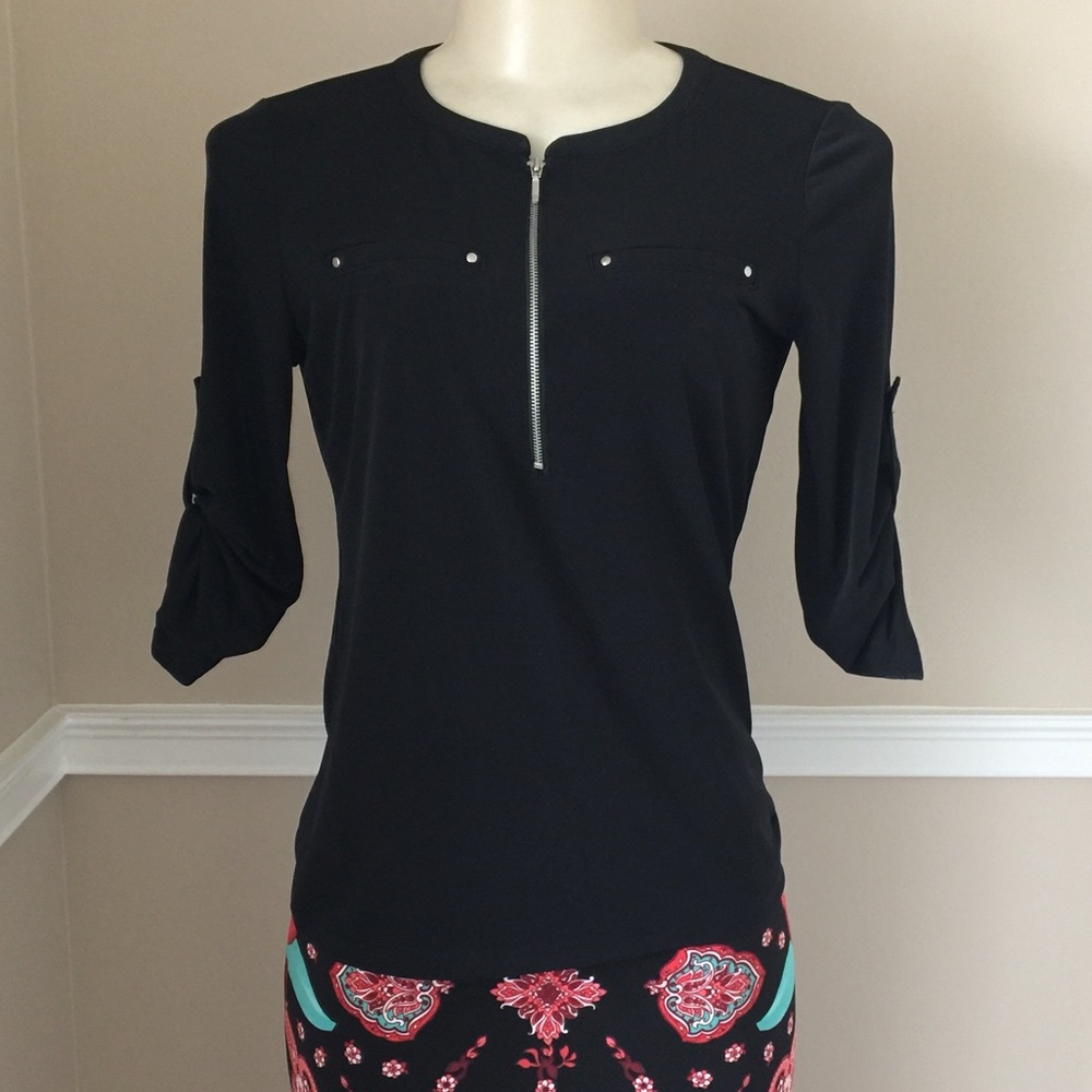 ♠️ NEW Black 3/4 Sleeve Top ♠️